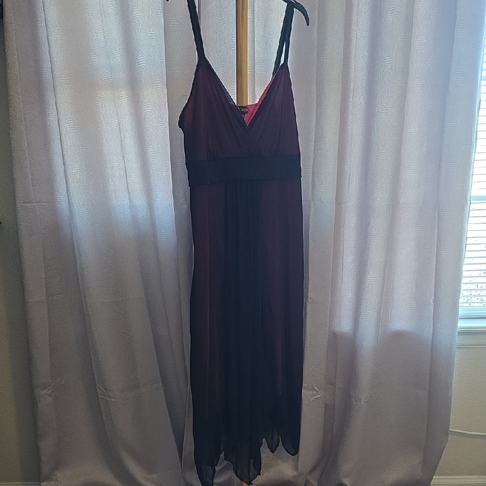 Hourglass Black and Burgundy Chemise